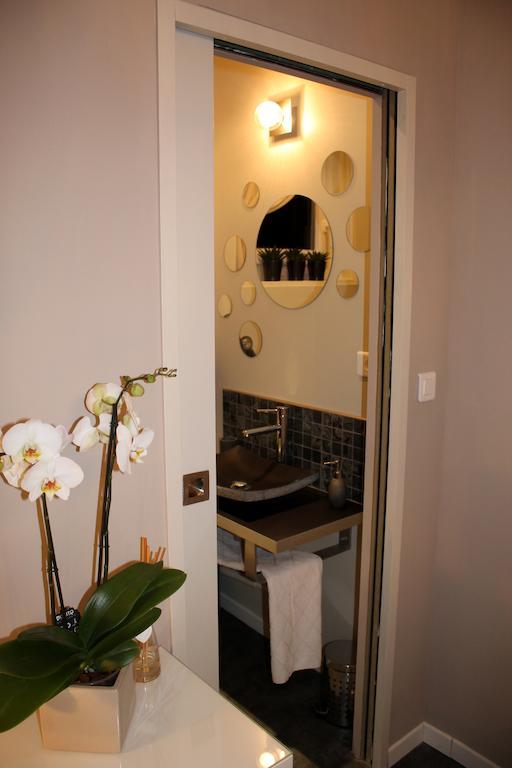 A La Fleur D Oranger - Lille La Madeleine Bed & Breakfast Ла Мадлен Стая снимка