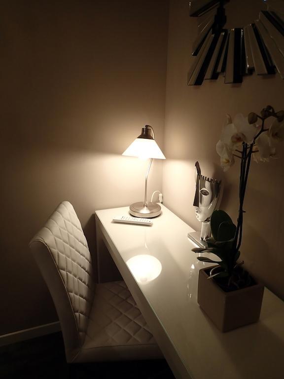 A La Fleur D Oranger - Lille La Madeleine Bed & Breakfast Ла Мадлен Стая снимка